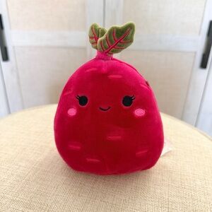 🫜NWOT Squishmallows 7.” Claudia the Beet Plush Original Stuffy with Green Leaf